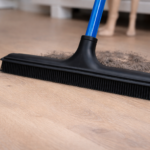 Balai V7 Express Noir avec cheveux